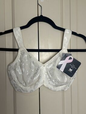 Wacoal Breast Cancer Awareness Full Figure Seamless Underwire Bra Ivory 32DDD